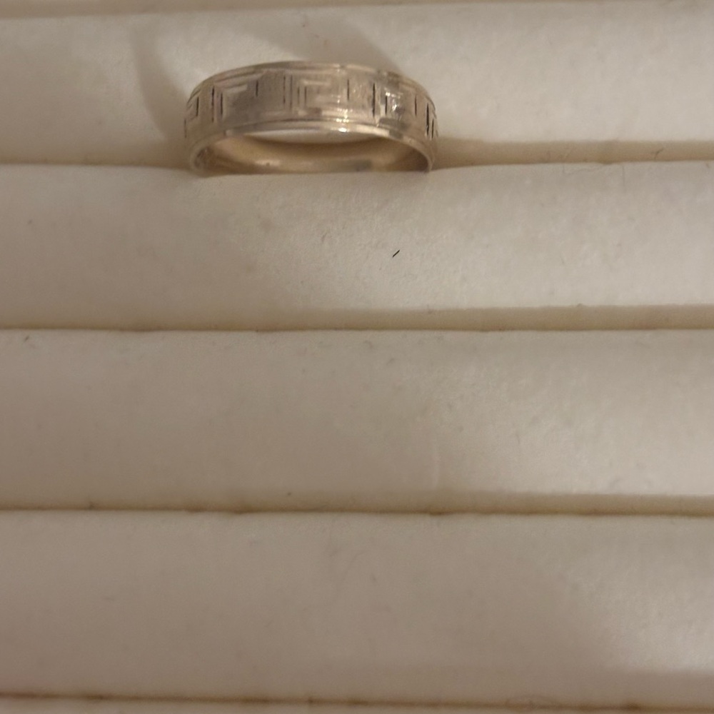 Elegant Silver Men's Ring